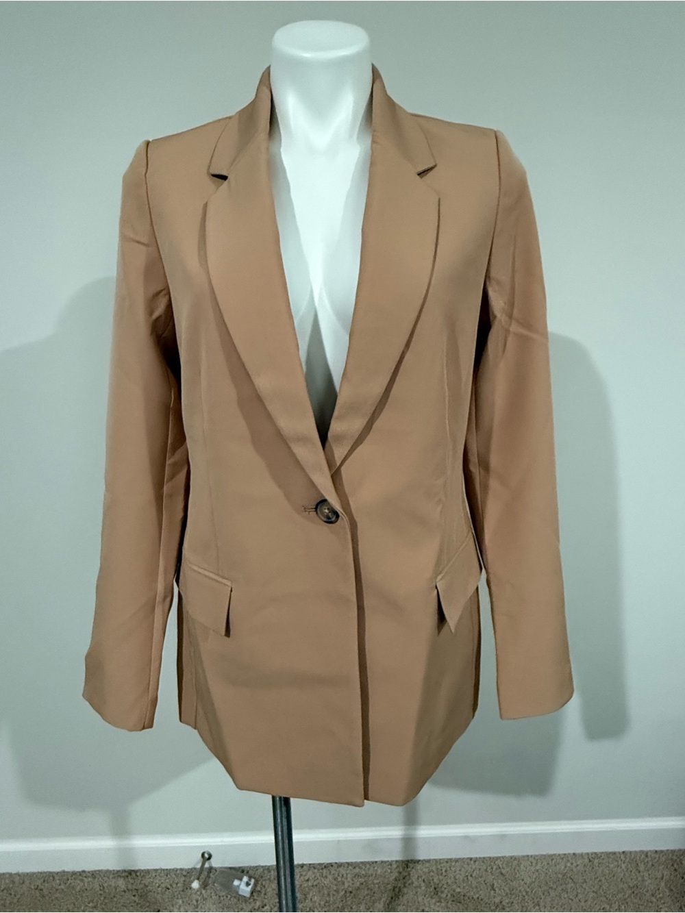 Tailored Women's Single-Button Blazer - Tan